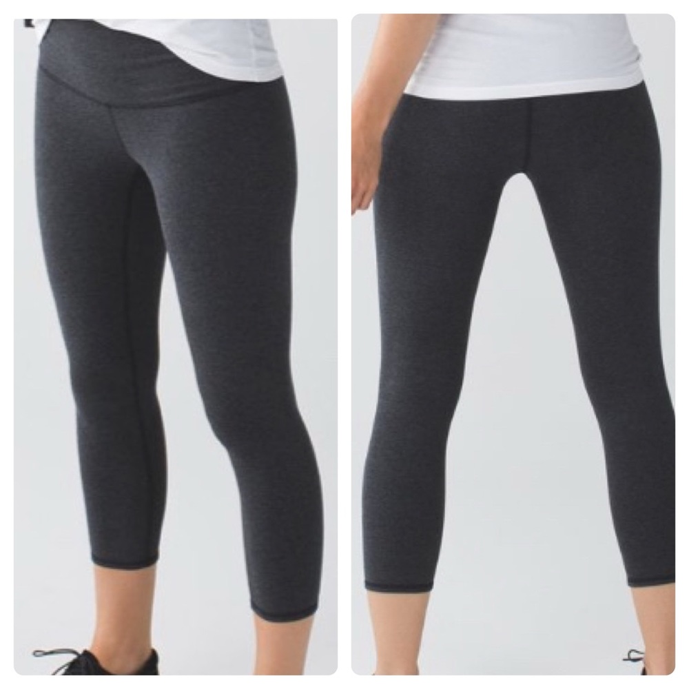 EUC Lululemon Wunder Under Crop (Roll Down)
Heathered Black 21”